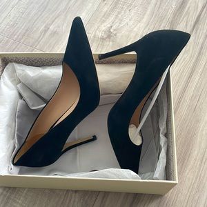 LIKE NEW M GEMI BLACK SUEDE HEELS EUR 37